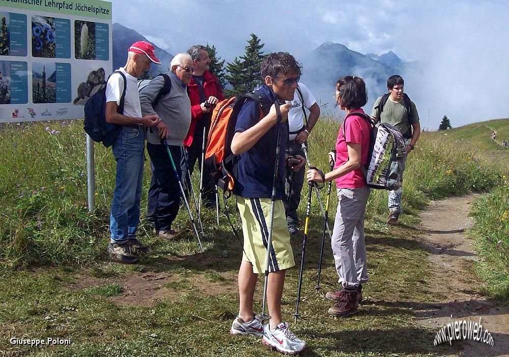 21- il tempo migliora, si va a camminare! .jpg